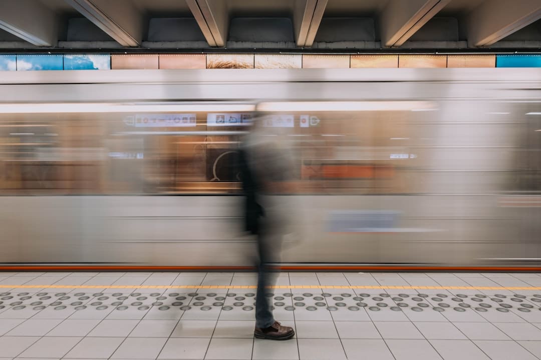 跳出“主角光环”，发现“副角的光辉”